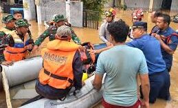 Mensos Gus Ipul Salur Bantuan 3 Miliar Atasi Banjir Jabodetabek