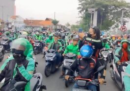 Ojol Surabaya Ancam Segel Kantor Aplikasi Besok Demo